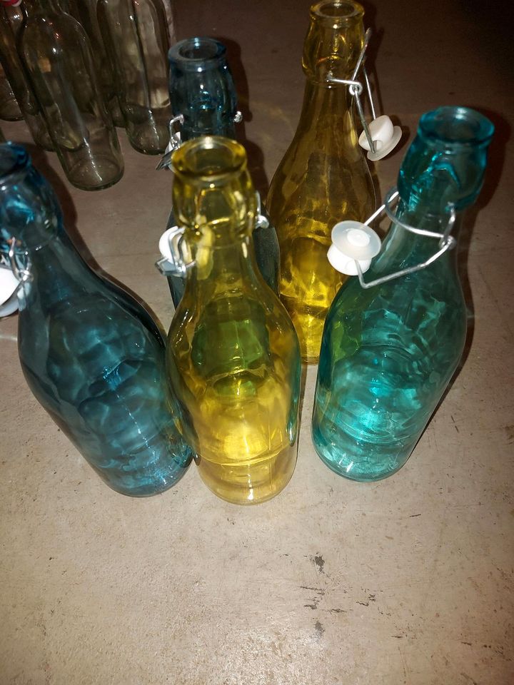 5 farbige Glasflaschen in Vohburg an der Donau