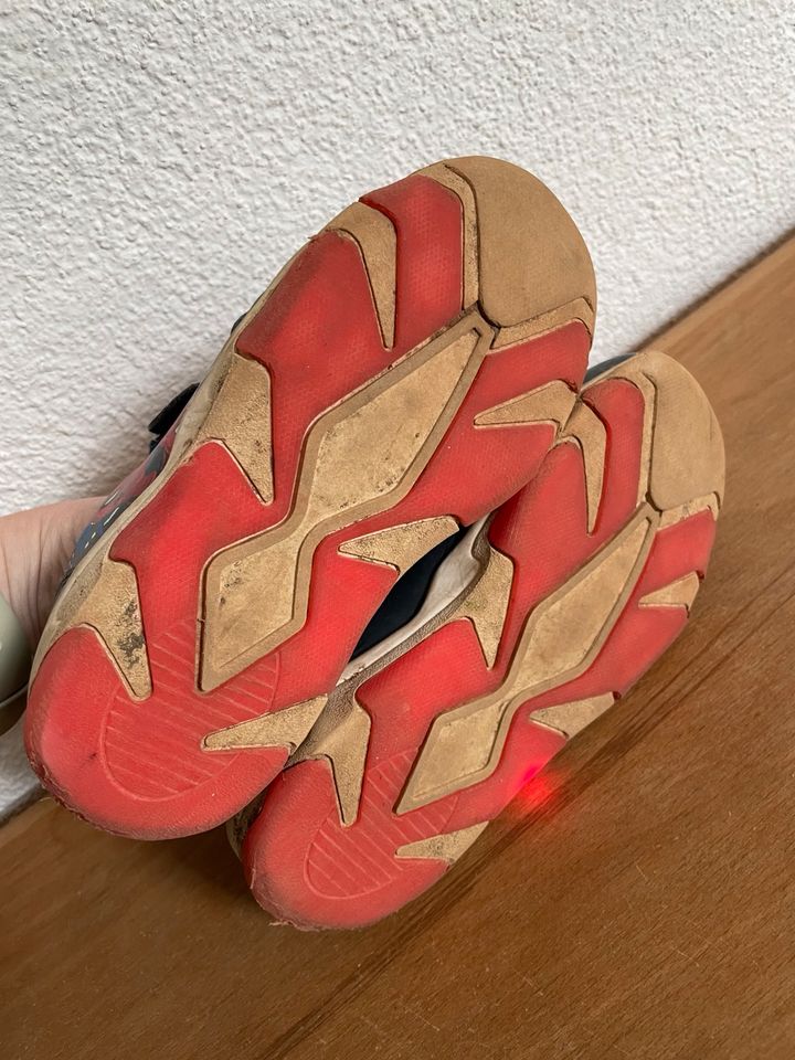 Kinder Turnschuhe Blinkefunktion Spiderman Größe 29 Sneaker in Nalbach