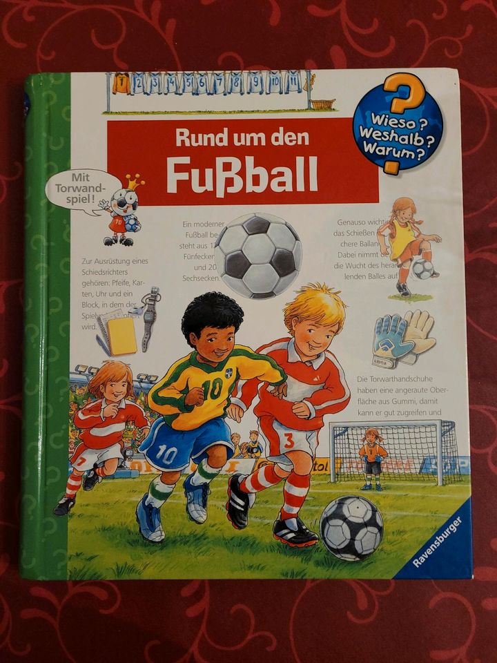 "Rund um den Fußball" großes Wieso? Weshalb? Warum? in Dresden