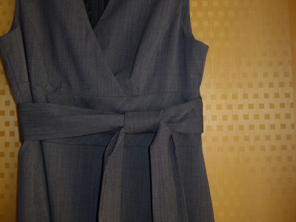 wie NEU, MODERN: Kleid v. COMMA, Gr. 40, m. Schleife, anthrazit in München