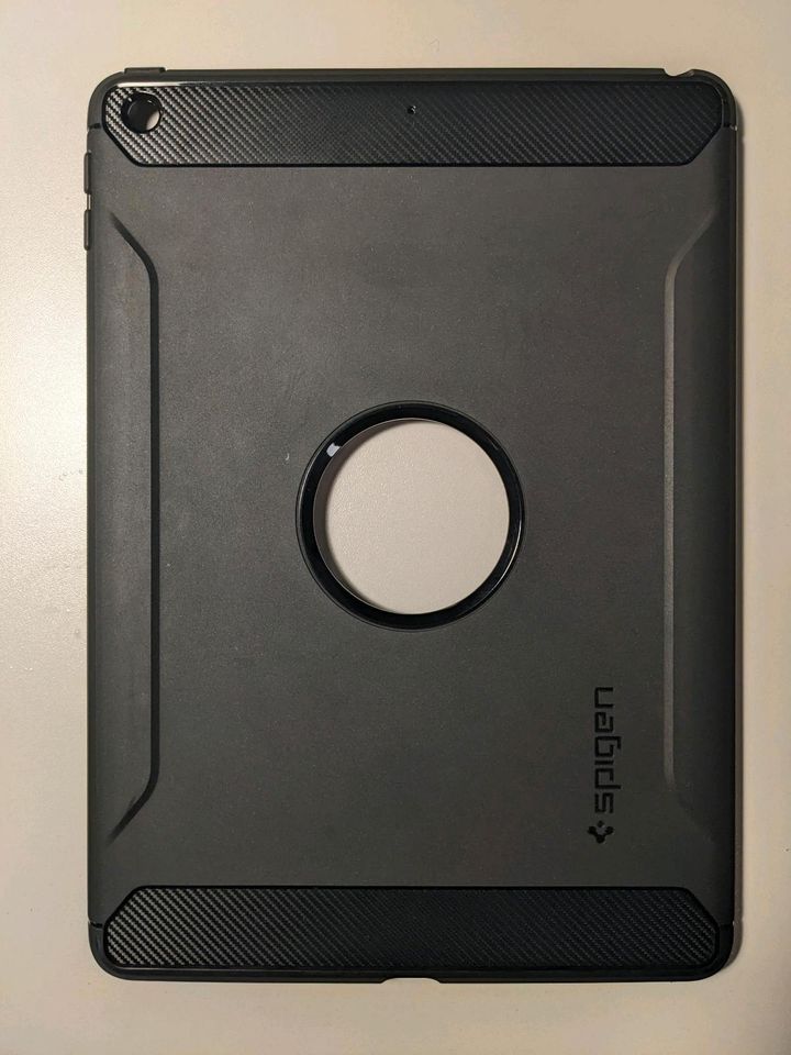 Spigen Rugged Armor iPad 9.7 Hülle / Case in Brombachtal