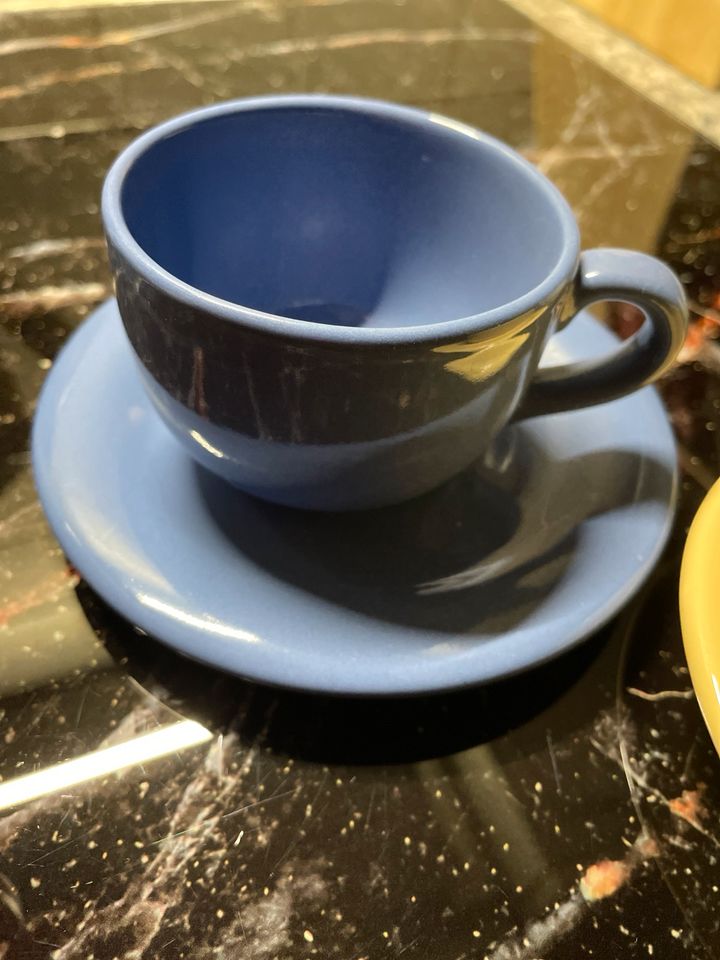 2 Espressotassen mit Untertassen Retro gelb blau *TOP* in Bischoffen