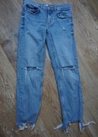 Coole Jeans im Used-Look, Cut Outs, Zara, Gr. S Baden-Württemberg - Plankstadt Vorschau