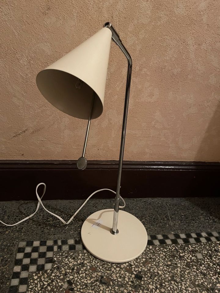 Ikea Vintage Lampe Tischleuchte Weiß Schreibtisch in Frankfurt am Main