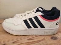 Adidas Sneaker 40 top Zustand Niedersachsen - Bleckede Vorschau