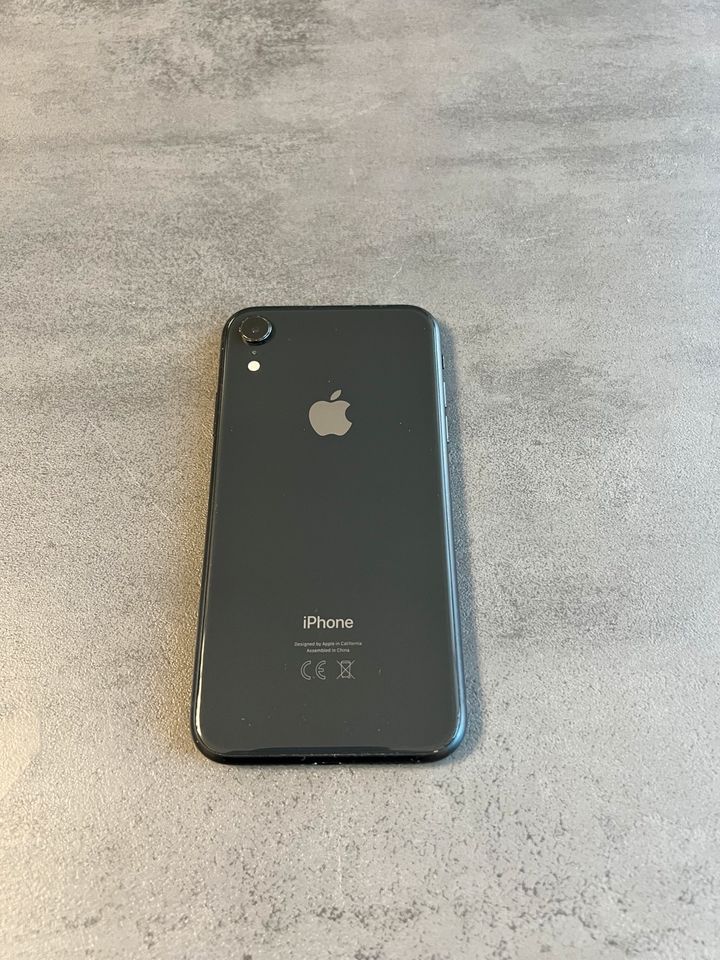 iPhone XR / 64GB / Schwarz in Sohren Hunsrück