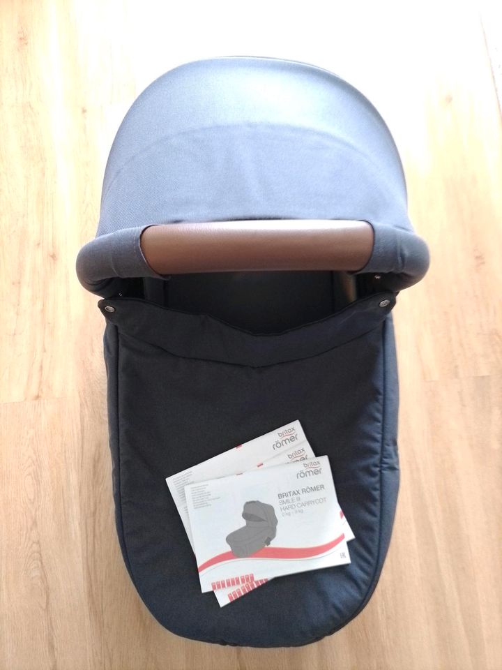 Römer Britax III Babywanne f. Kinderwagen mit Schaumstoffmatratze in Hoyerswerda