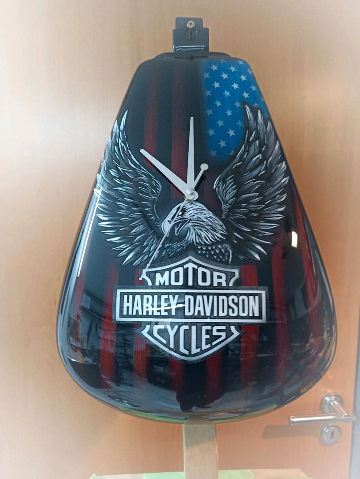 Harley Davidson Wanduhr in Altrip