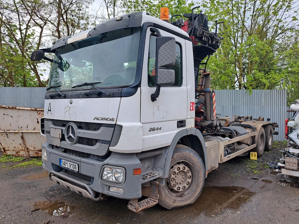 Mercedes Abrollkipper 2644 6x4 Z Kran Palfinger in Köln