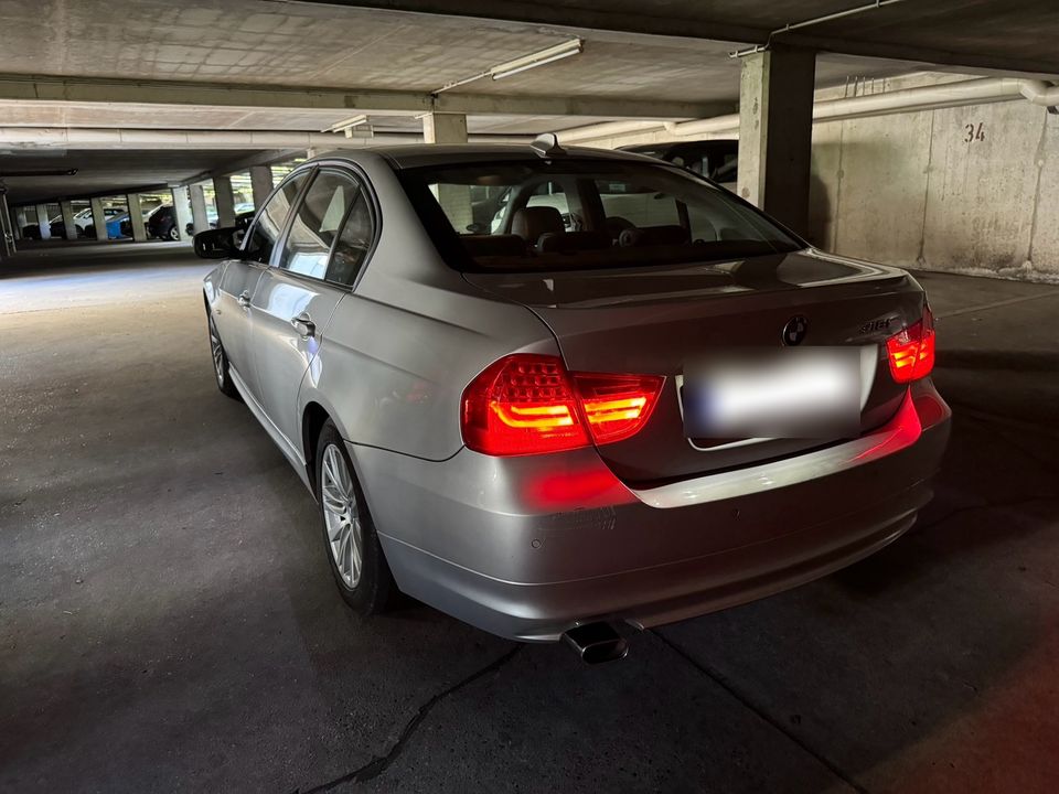 BMW 318i e90 167.000KM TÜV 12.2025 TOP in Offenbach