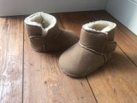 Fell Schuhe wie UGG Boots Baby Hausschuhe Winter Neu Wandsbek - Hamburg Wellingsbüttel Vorschau