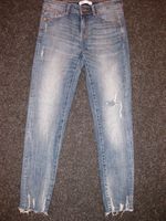 ZARA Jeans Skinny Jeans Mid-Rise blau - 38 - neuwertig - destroye Nordrhein-Westfalen - Ratingen Vorschau