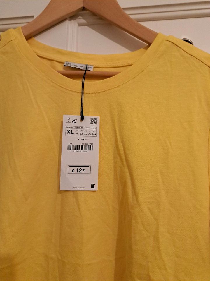 Neue Zara T shirt für Damen in München