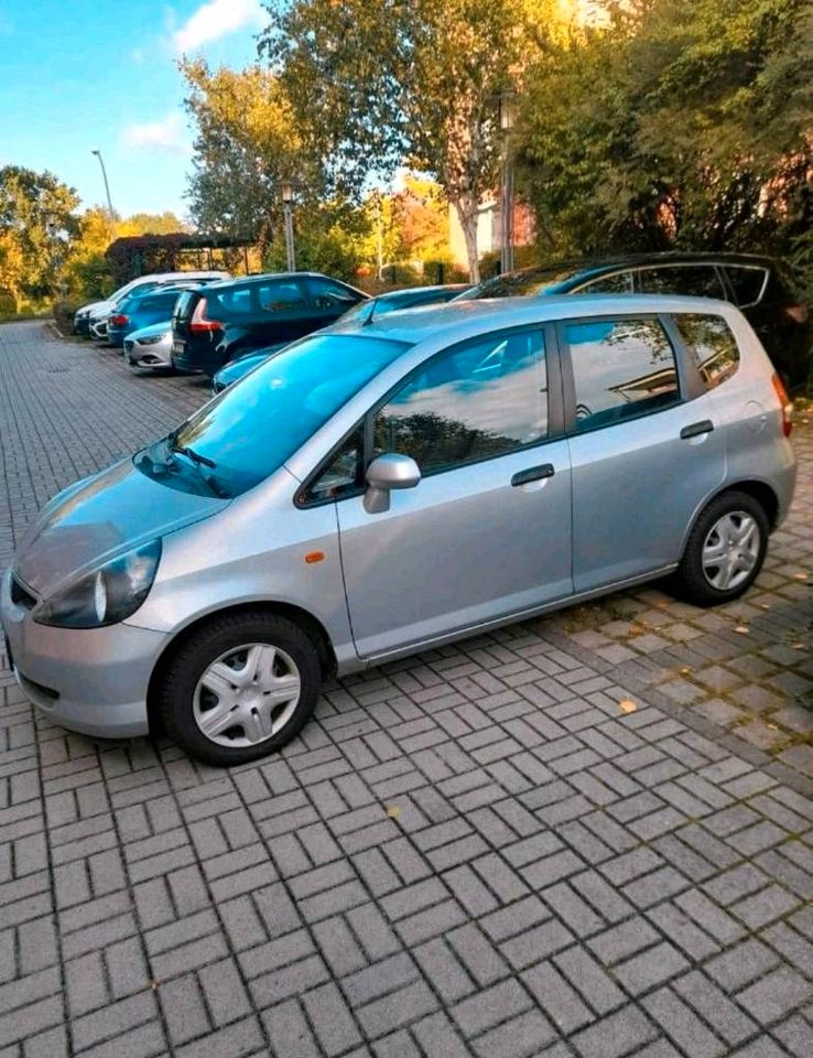 Honda jazz 2003 automatik neue Sitzbezüge in Berlin