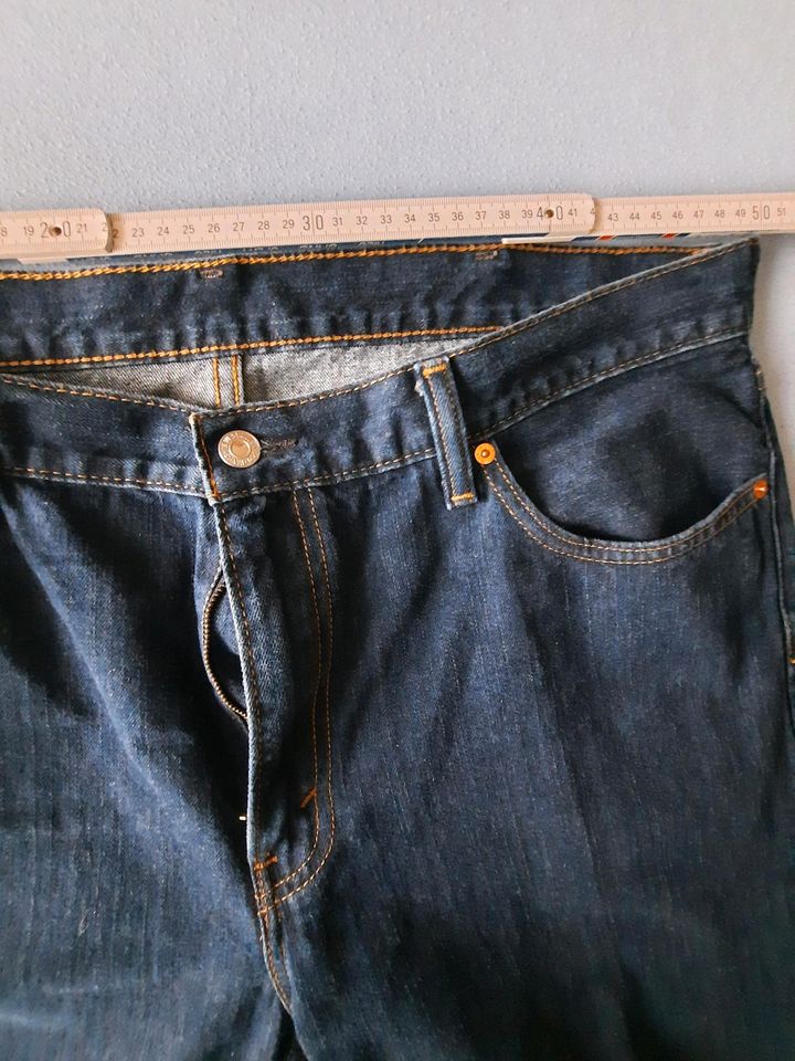 HERREN JEANS LEVIS 40/30 XXL in Weingarten