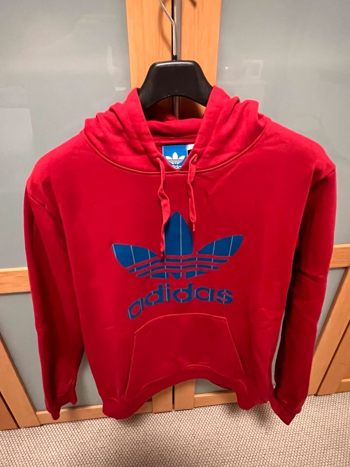 Roter Adidas Pullover M in Wattenbek