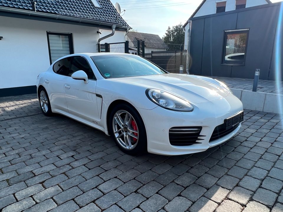 Porsche Panamera GTS 4.8 Sitzlüftung LED Scheinwerfer Softclose in Eckstedt