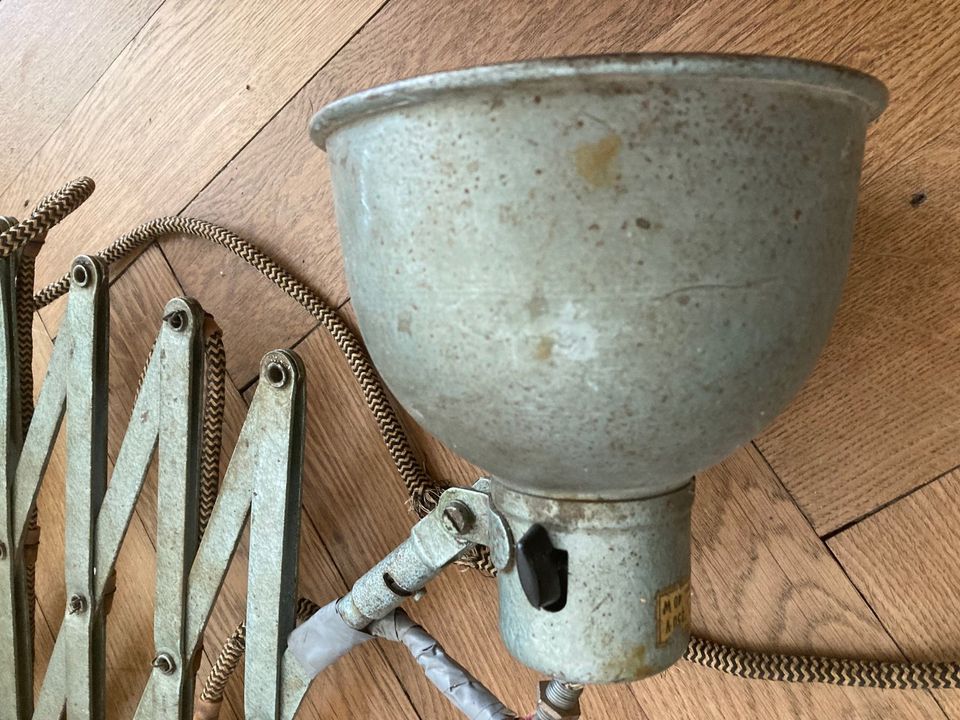 Scherenlampe phw, hammerschlag, werkstatt lampe vintage fund in Berlin