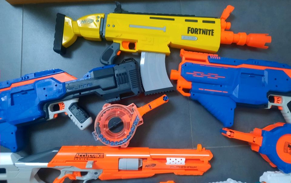 Nerf Paket Alphahawk, Elite Infinius, Surgefire, Fortnite ... in Laaber