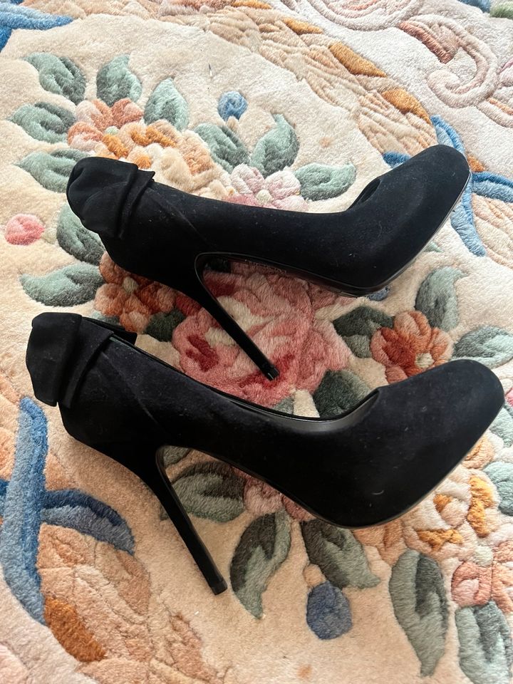 Pumps Christian Dior High Wildleder schwarz 38-38,5 in Düsseldorf