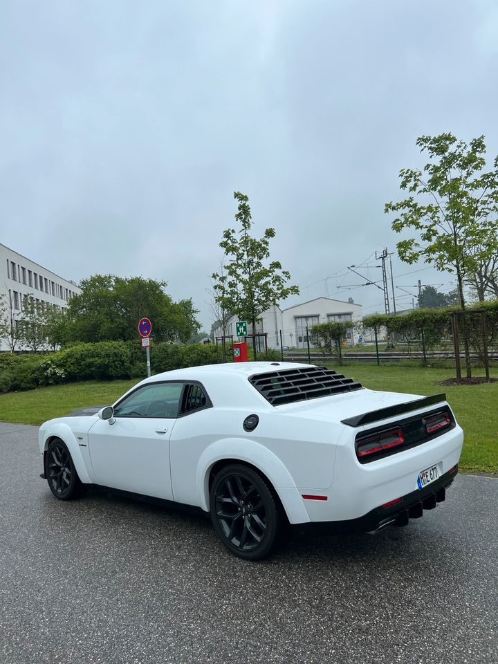 Dodge Challenger rt v8 hemi mieten ohne Kreditkarte ab 19 Jahren in München