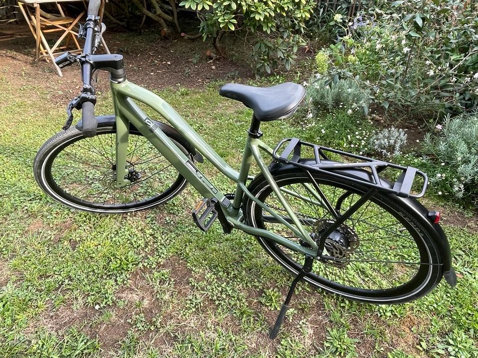 Orbea vibe mid H30 EQ, Modell 2021, oliv, Größe M, City E-Bike in Stockach