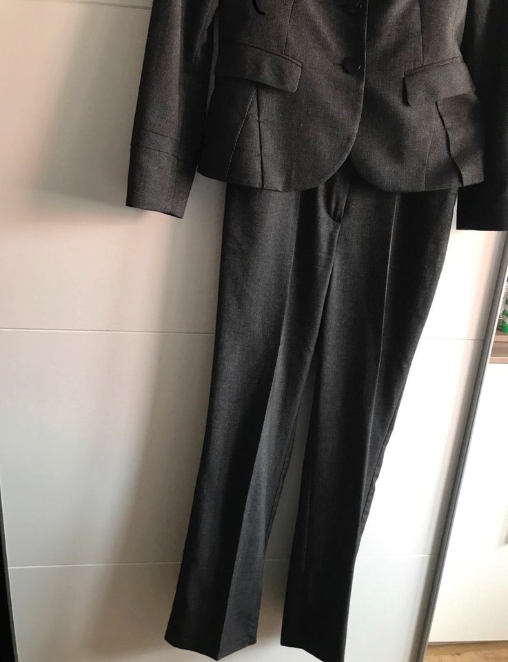 Comma Anzug klassisch Blazer Hose wie neu in Lübeck