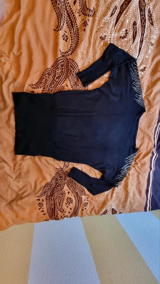 Damen Pullover schwarz Strass Gr. 34 36 XS S  wie neu in Emmendingen