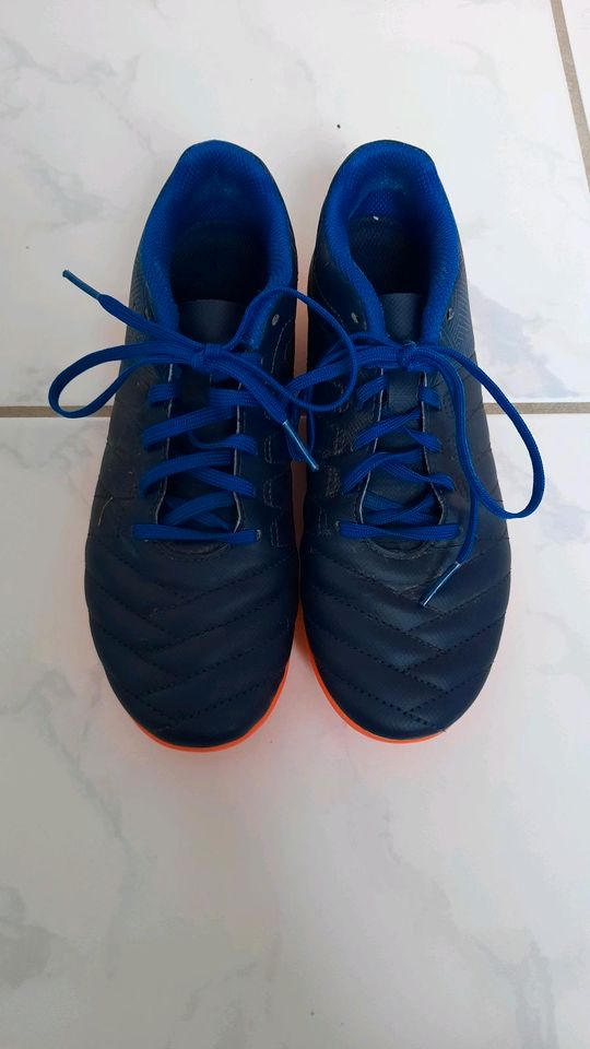 Fußballschuhe Gr. 35 von Kipsta in Welterod