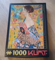 1000 T Puzzle Gustav Klimt Maler Porträt "Lady with a  fan" Niedersachsen - Aurich Vorschau
