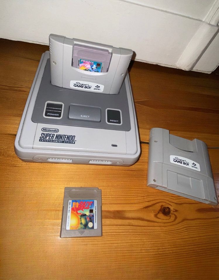 Super Nintendo inkl. Super Game Boy SNES Adapter, Spiele in Berlin