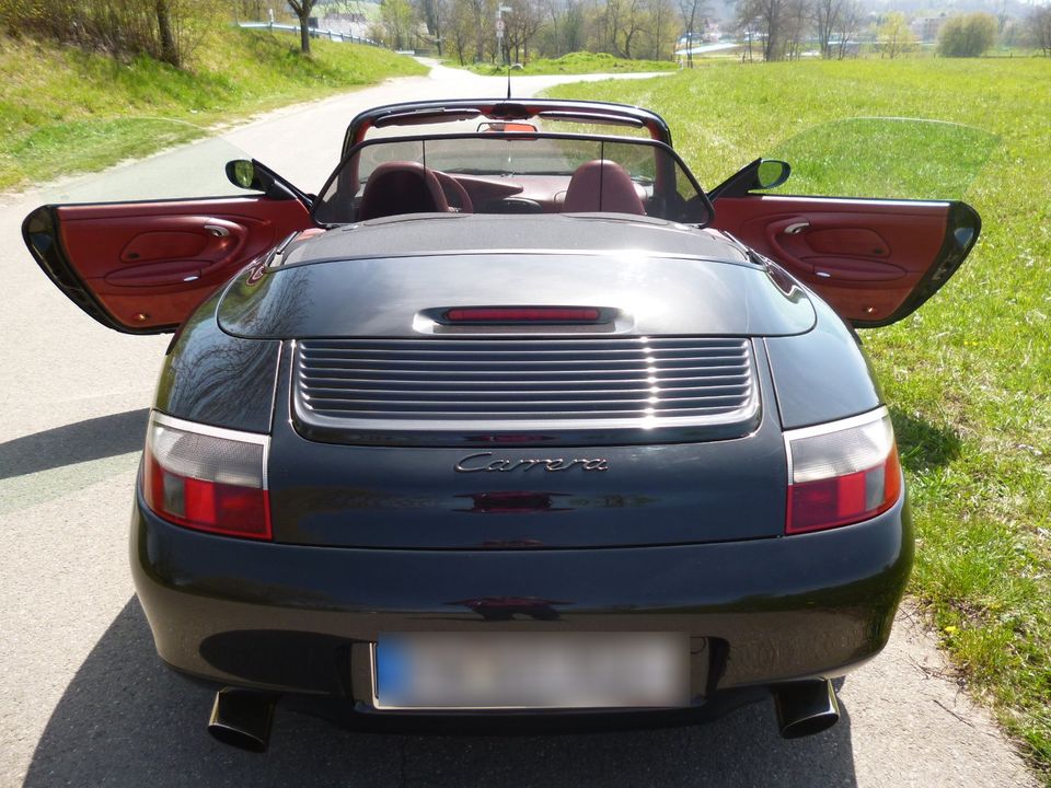 Porsche Carrera Cabrio im TOP TOP Zustand in Uhldingen-Mühlhofen