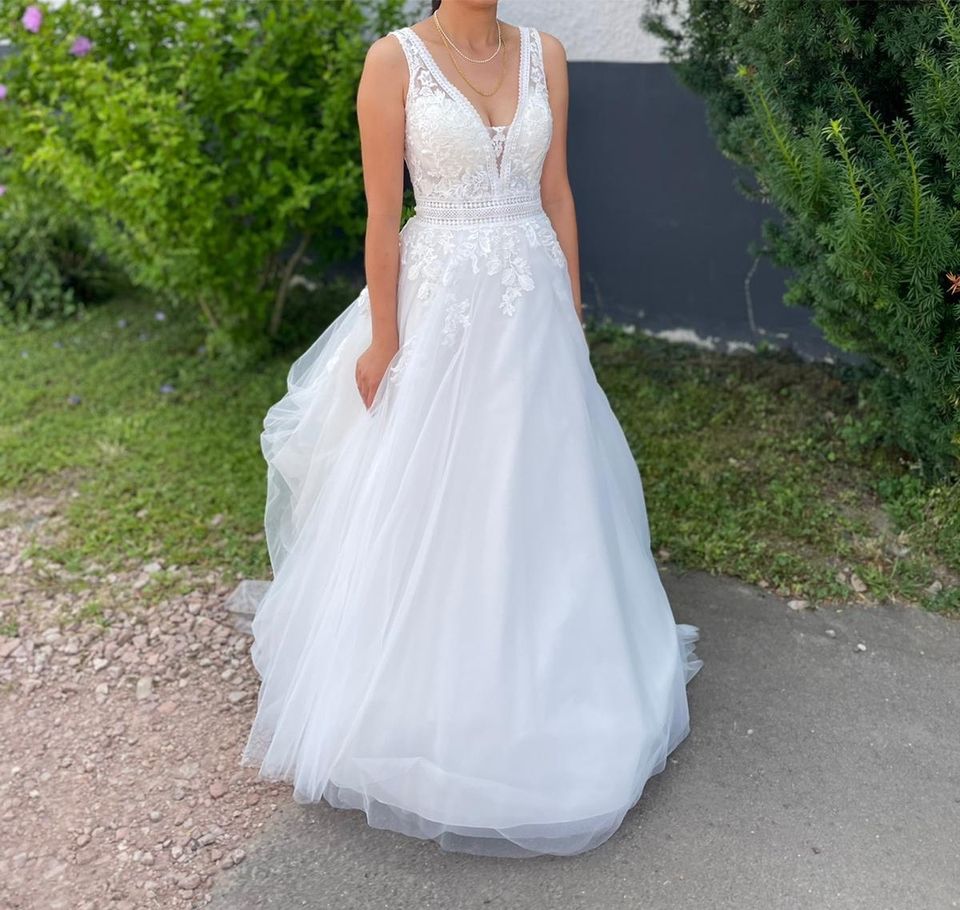 Brautkleid Amelie Größe 32 34 in Wiesbaden