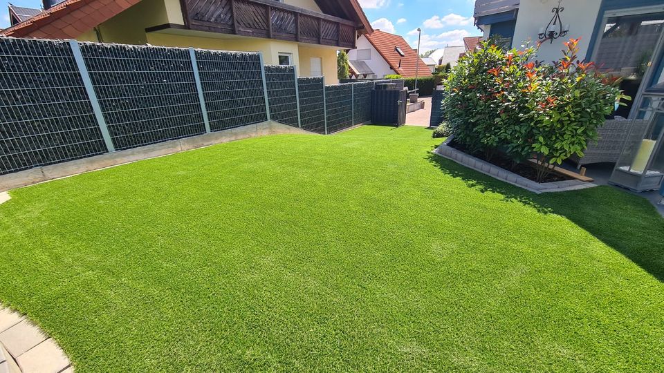 Kunstrasen Garten Balkon Terrasse verlegen Landscaping Unterbau in Hochheim am Main