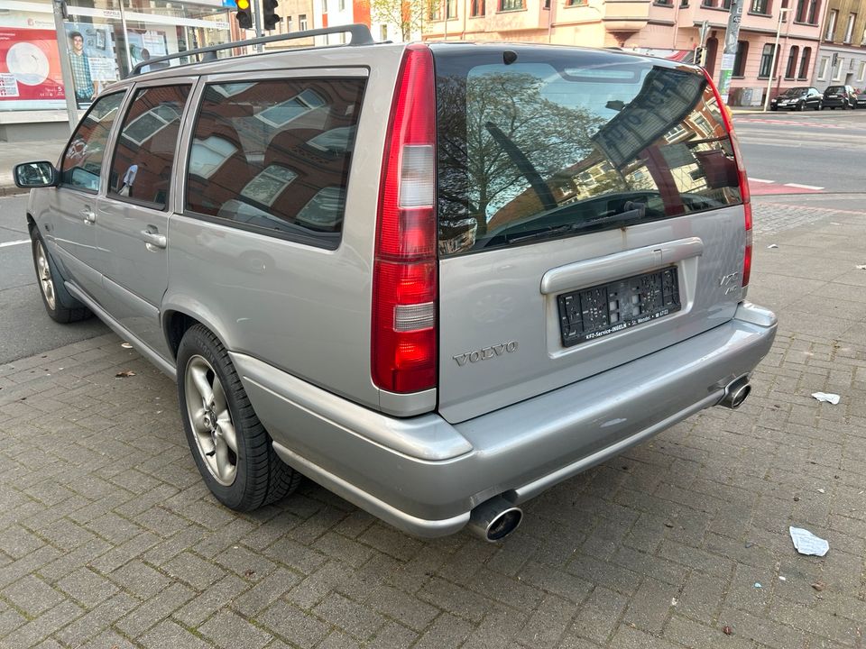 Volvo V70 2.5 142kW AWD Allradantrieb in Hannover