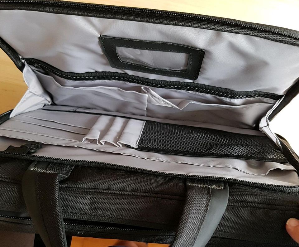 HP Laptop Tasche für 17 Zoll, schwarz in Röhrmoos