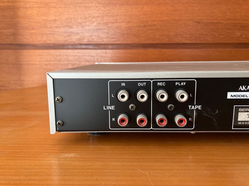 AKAI Microphone Mixer Model MM-77 in Angelmodde