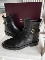 AIGNER AVA Stiefeletten Boots Gr.40 Schwarz Gold NEU! Niedersachsen - Oldendorf (Luhe) Vorschau