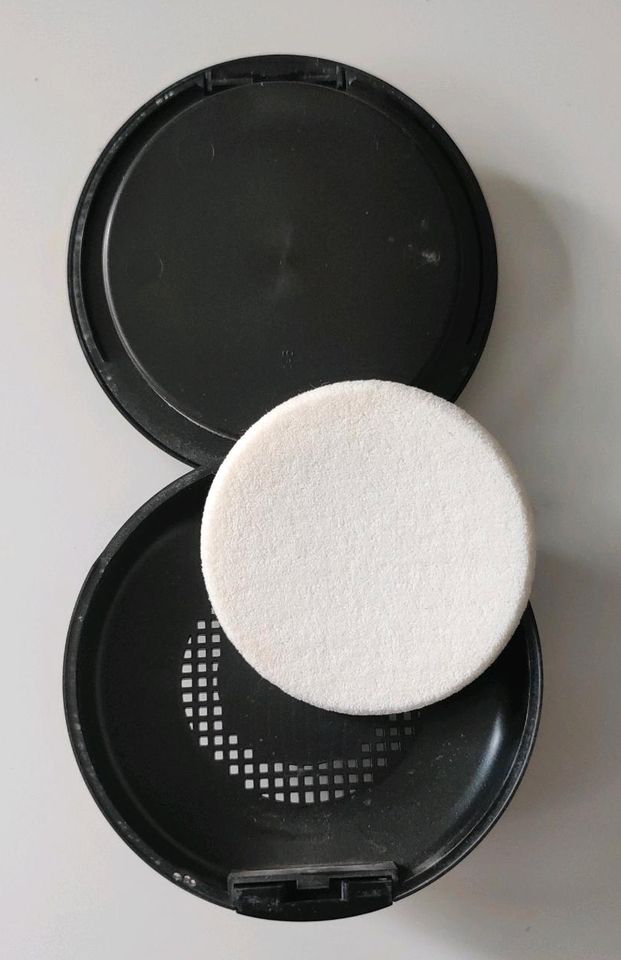 MAC Cosmetic NC20 in Potsdam