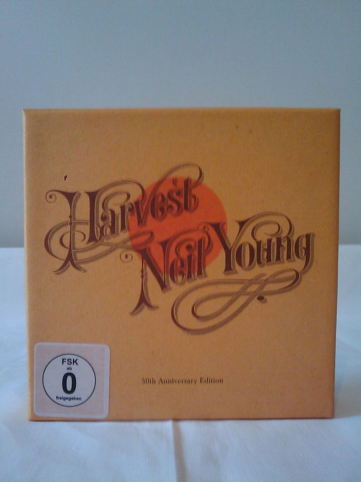 Neil Young „Harvest“ 50th Anniversary Edition mit 2 DVD + 3  CD in Gemünden a. Main