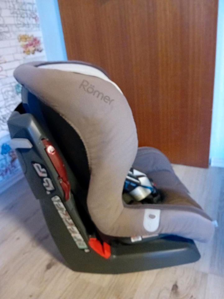 Kindersitz Römer Britax King plus 9-18kg in Porta Westfalica