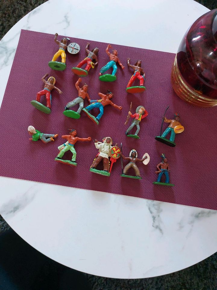 Alte DDR indianer 14 spielfiguren zusammen zu verkaufen in Coswig (Anhalt)