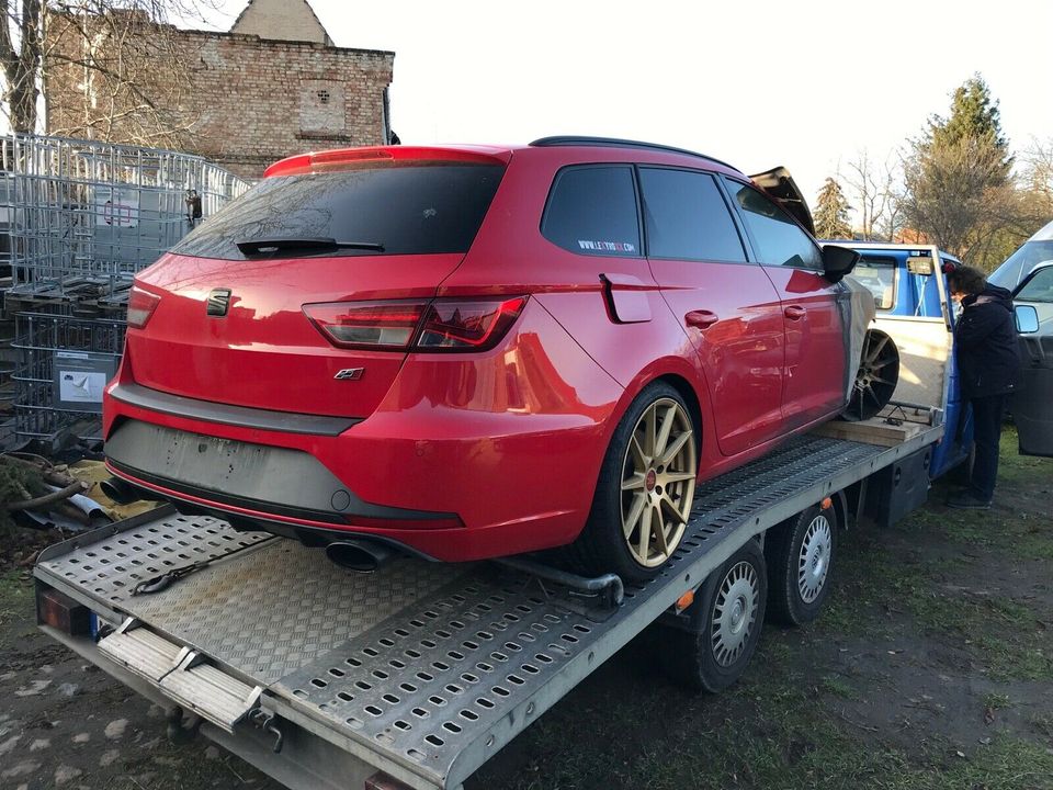 Seat Leon Cupra 265 ST Kombi 2016 48000km Schlüssel 2.0TFSI ROT # in  Sachsen-Anhalt - Köthen (Anhalt), Ersatz- & Reparaturteile