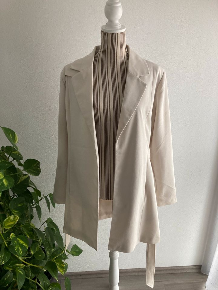 Beiger Blazer / Longblazer von Only in Größe L in Lichtenfels