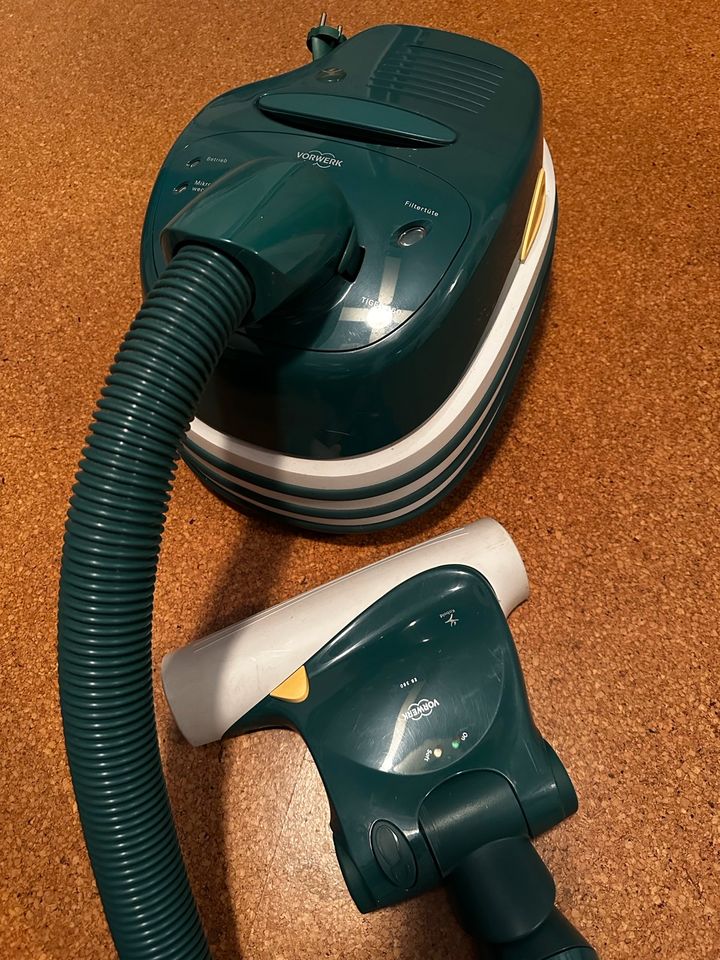 Vorwerk Tiger VT260 mit Elektrobürste EB360 und extra 2 Bürsten in Oranienburg