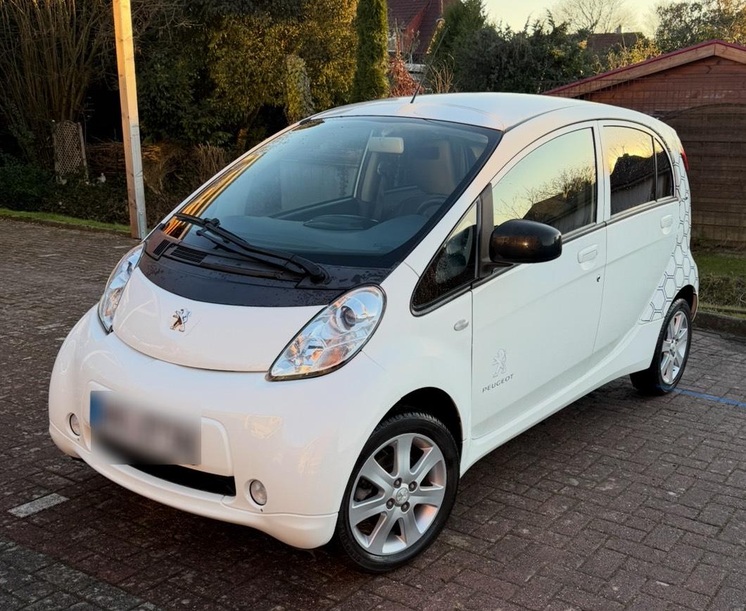 Abbildung des Autos Peugeot iOn Active Elekt…
