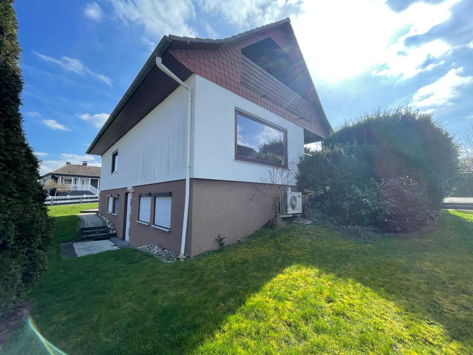 Haus mit großem Garten, Keller, Garage und Carport in zentraler Lage in Heli in Hessisch Lichtenau