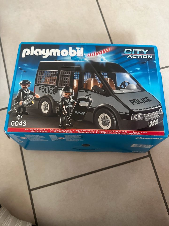 Playmobil 6043 Polizei Transporter in Burgwedel