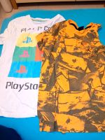 2 tshirts und 2 Pullis 1 nike Schuhe Nordrhein-Westfalen - Wiehl Vorschau