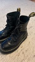 Dr. Martens mit Plateo Baden-Württemberg - Neuhausen Vorschau